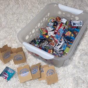 MINI BRANDS💙
